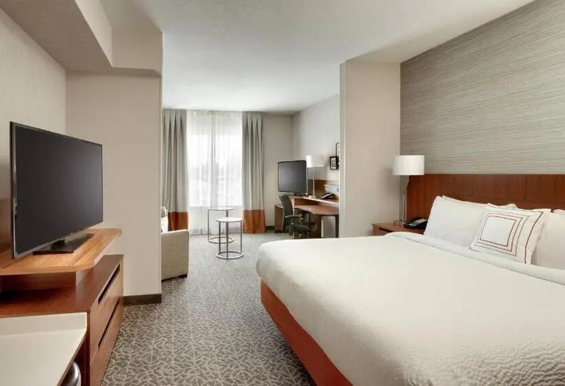 キングサイズベッドのデラックスルーム, Fairfield Inn & Suites By Marriott Springfield North