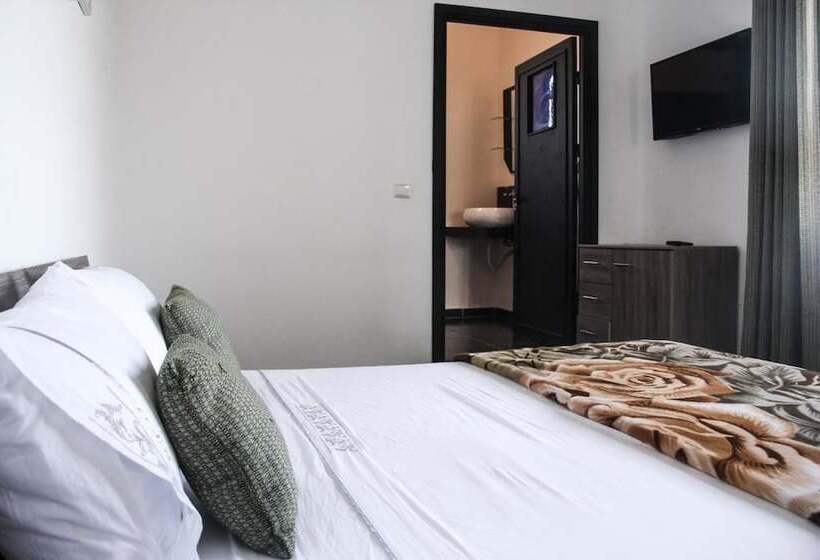 Quarto Estandar com Sacada, Ayt Karoum