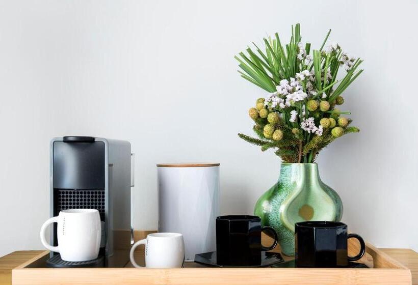 标准间, Pablo House