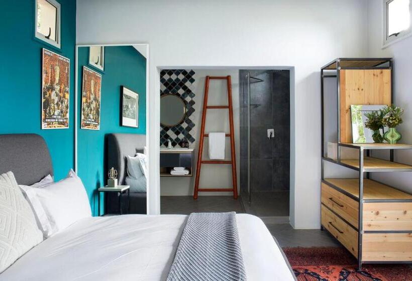 标准间内部标间, Pablo House