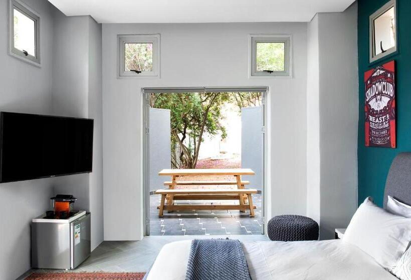 标准间内部标间, Pablo House