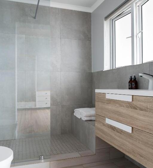 标准间, Pablo House