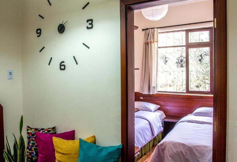 اتاق استاندارد با سرویس بهداشتی مشترک, El Patio Hostel Quito