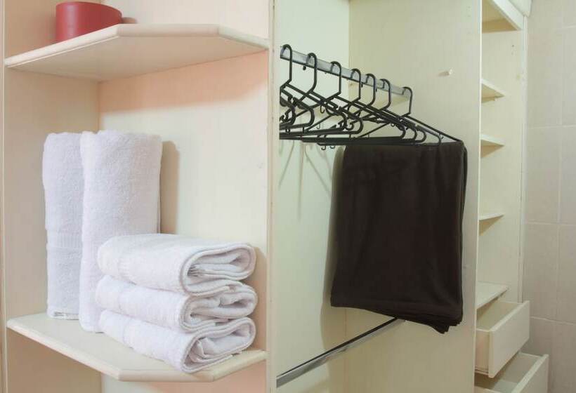 اتاق استاندارد با سرویس بهداشتی مشترک, El Patio Hostel Quito