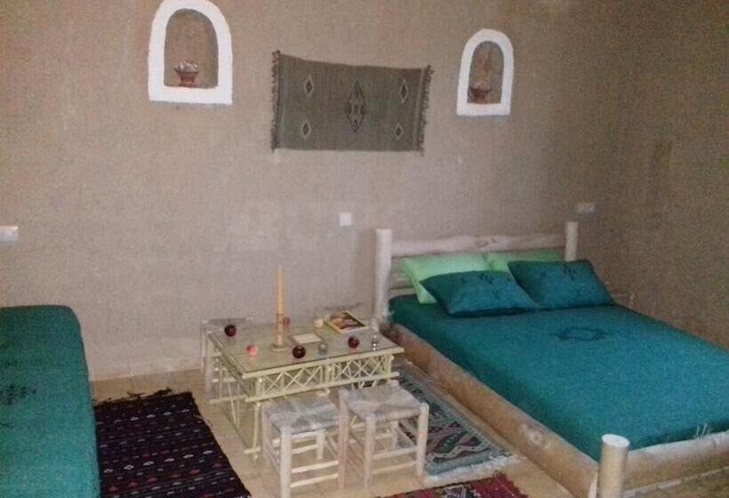 اتاق استاندارد سه نفره, Kasbah Izoran