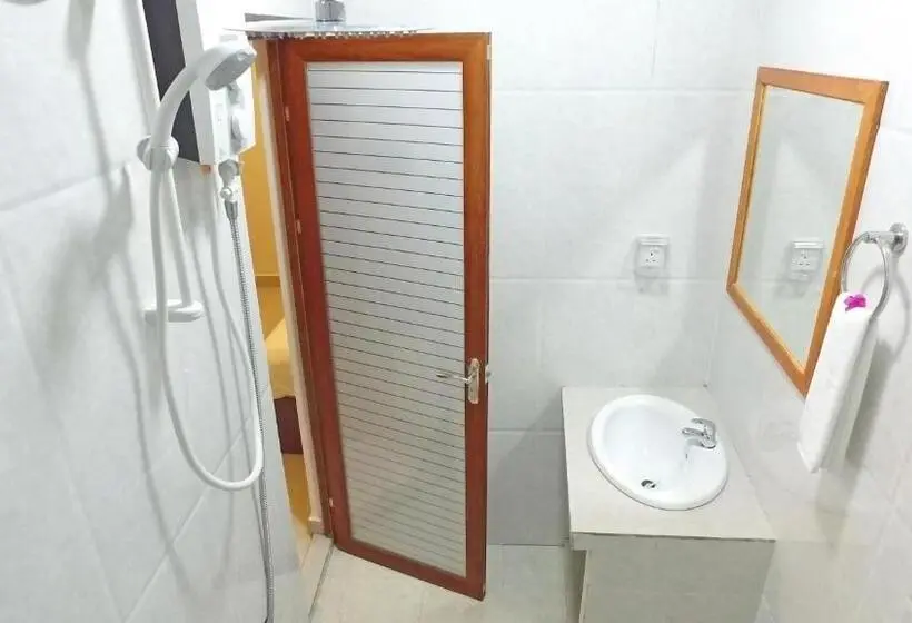 اتاق لوکس با چشمانداز دریا, Nemo Inn