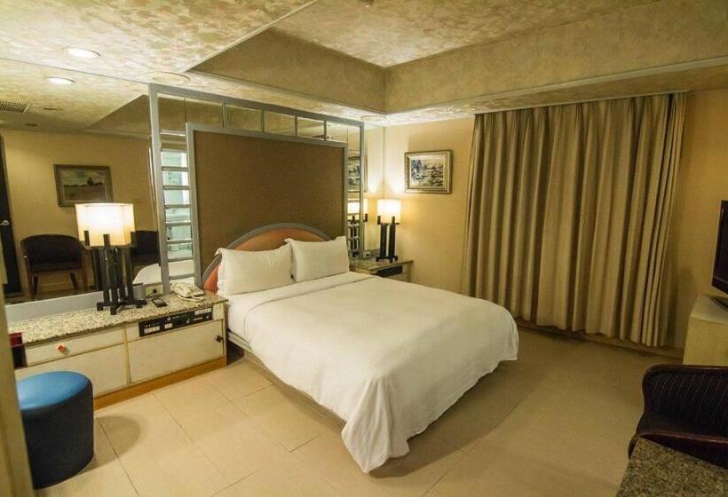اتاق استاندارد, Katherine Plaza