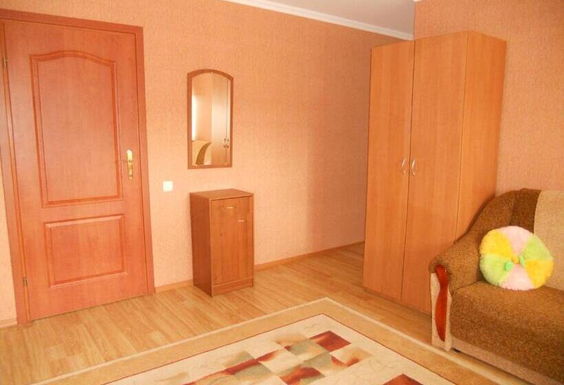 수피리어 트리플 룸, Mini Hotel Furmi