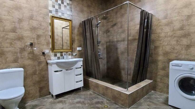 اتاق لوکس خانوادگی, Florencia