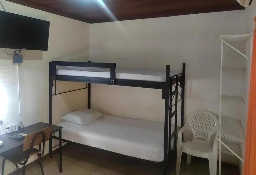 اتاق خانوادگی, Hostel Pura Vida En Liberia