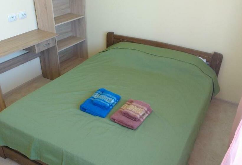 اتاق لوکس با بالکن, Orange Guest Rooms