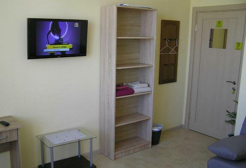 اتاق خانوادگی با چشمانداز جانبی دریا, Orange Guest Rooms