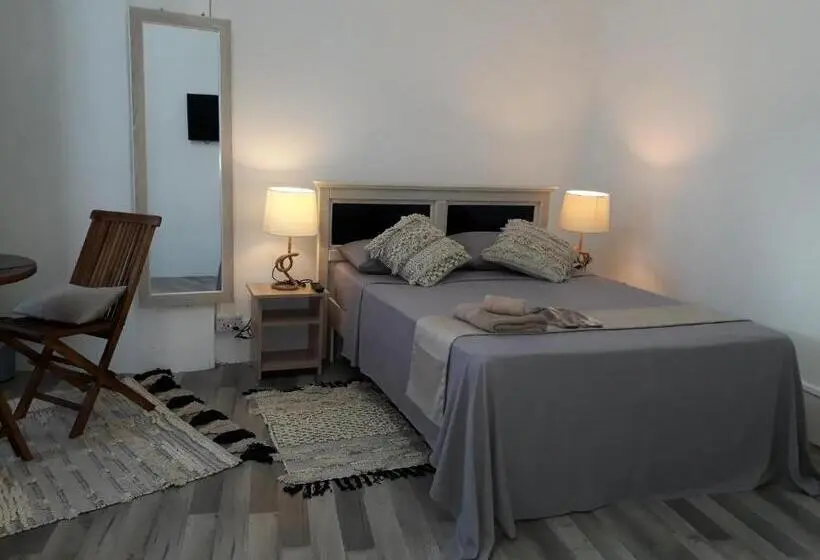 اتاق استاندارد, Hello Guest House