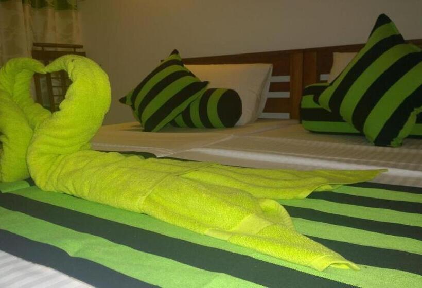 Habitació Familiar Deluxe, Sarala Residence