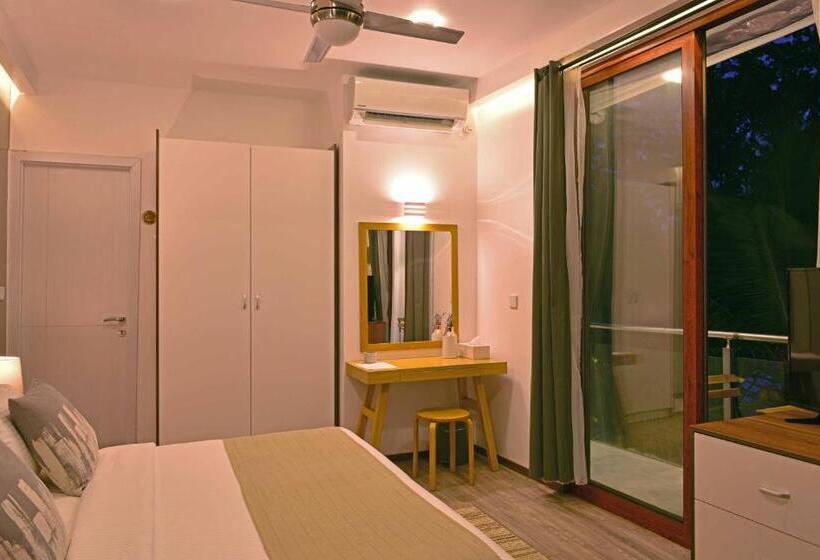 خانه 4 خوابه, Veli Vilaa