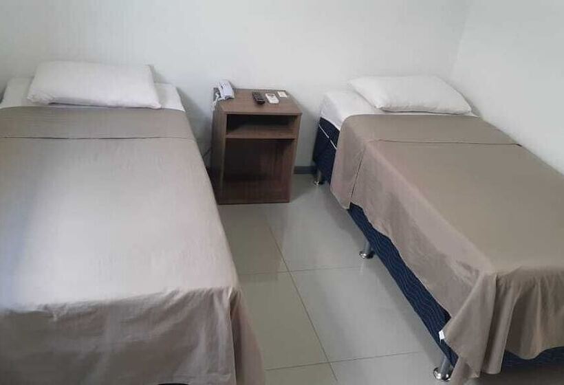 اتاق استاندارد, Traveling