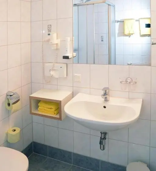 Standard Yhden Hengen Huone, Landgasthof Buchner