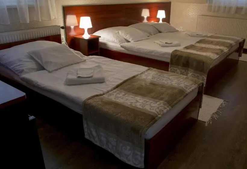 3-Bett-Standardzimmer, Csillag Panzió
