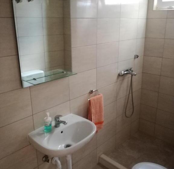 سوییت با چشم‌انداز دریا, Apartment And Rooms Barbaric