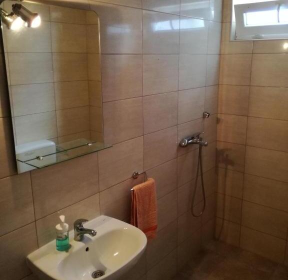 سوییت با چشم‌انداز دریا, Apartment And Rooms Barbaric