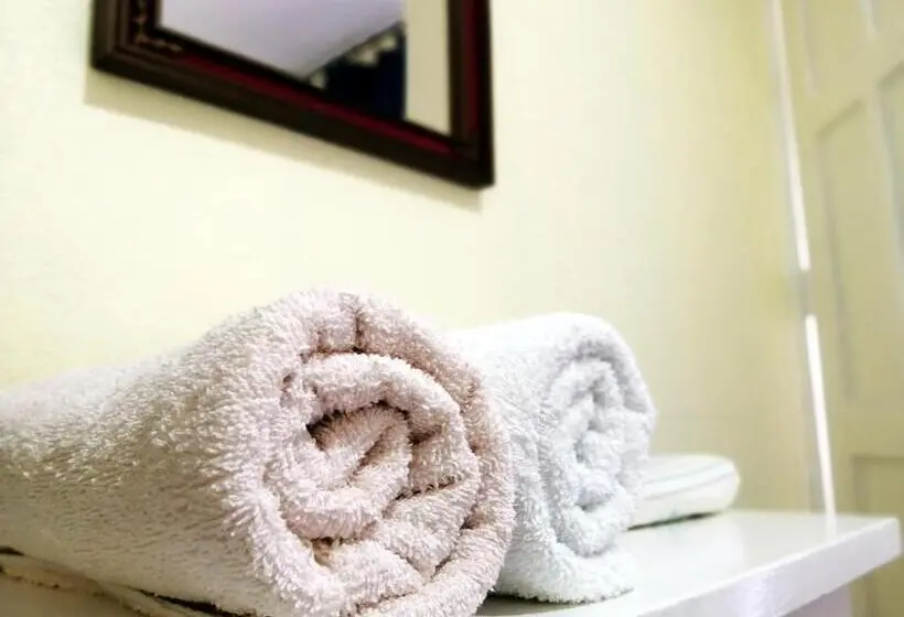 اتاق استاندارد یک تخته با سرویس بهداشتی مشترک, Hostal Mariella