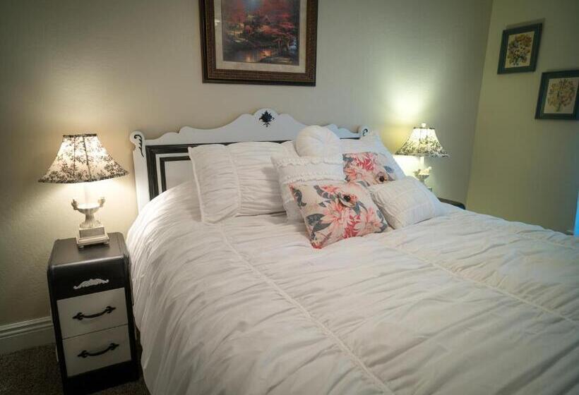 Номер Стандарт, Poppy Sister Inn