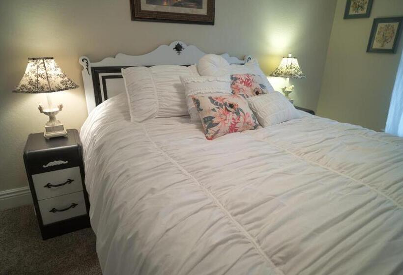 Номер Стандарт, Poppy Sister Inn