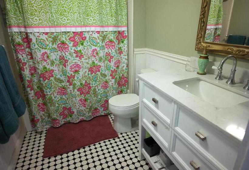 豪华房间, Poppy Sister Inn