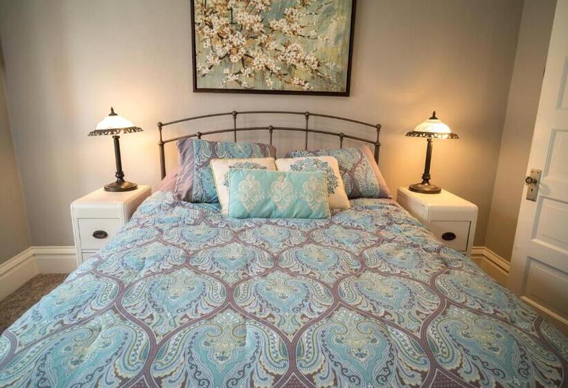 Номер Deluxe, Poppy Sister Inn