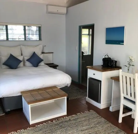 キングサイズベッドのスイートルーム, Bluesky Arniston Guest House