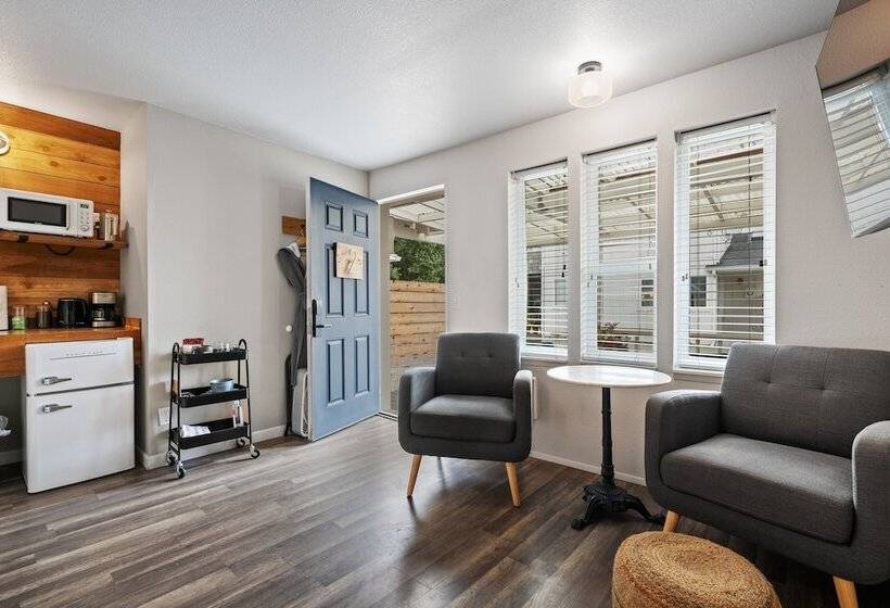 标准工作室, Boardwalk Cottages