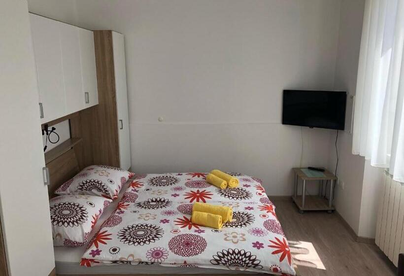 استودیوی استاندارد, Apartments & Rooms Nardin