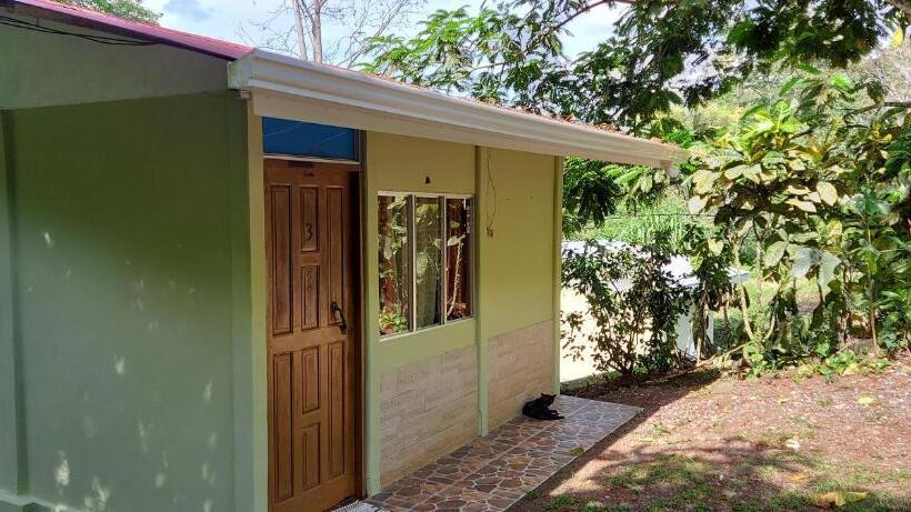 スタンダード４人部屋, Hostal Y Cabinas Anita And Rafting Tour!