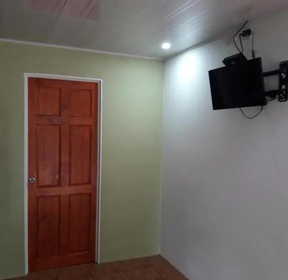 ファミリールーム, Hostal Y Cabinas Anita And Rafting Tour!