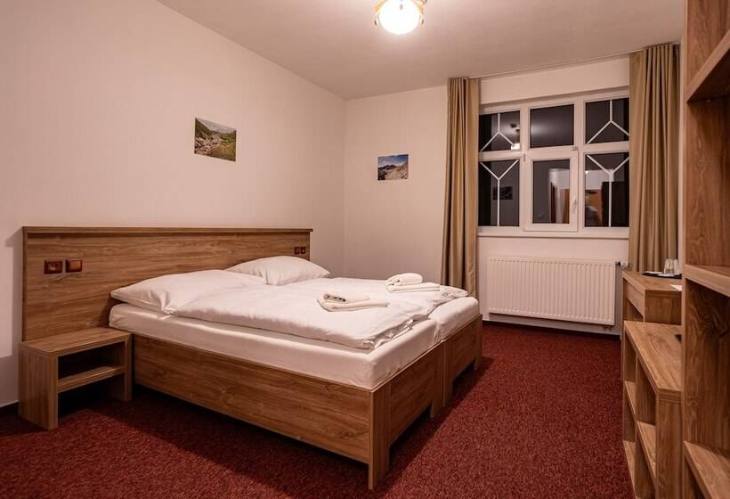 غرفة عائلية, Penzión Lomnicky