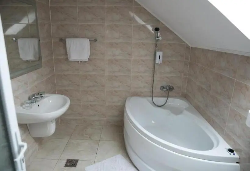 Pokój Deluxe, Step Inn