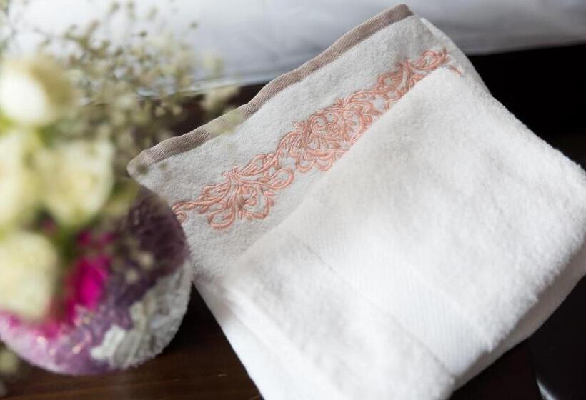 חדר דלוקס, Step Inn