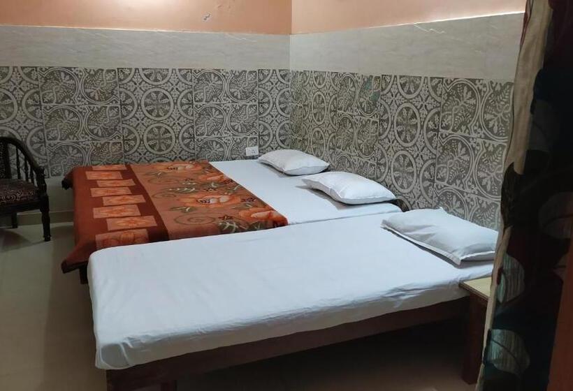 Pokój Deluxe Trzyosobowy, Vidya Guest House