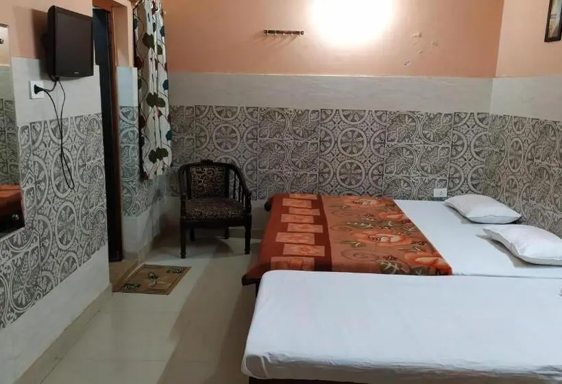 デラックストリプルルーム, Vidya Guest House