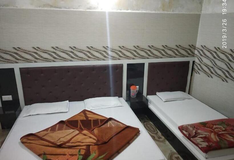 Pokój Deluxe Trzyosobowy, Vidya Guest House