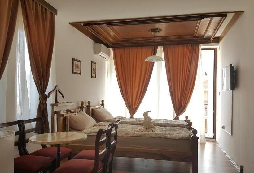 Habitació Triple Estàndard amb Balcó, Villa Srma