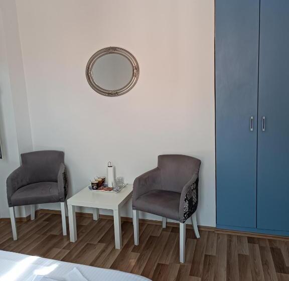 اتاق استاندارد سه تخته با سرویس بهداشتی مشترک, Guesthouse Bit Accommodation