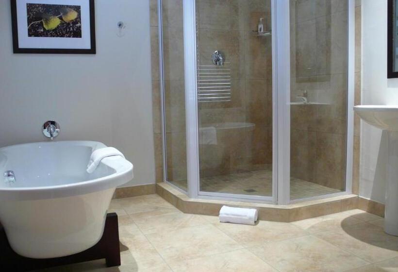 Семейный Номер, Honeylocust Guesthouse