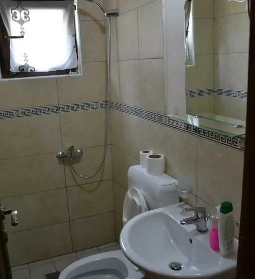 اتاق استاندارد با بالکن, Thethi Paradise Hotel & Restaurant