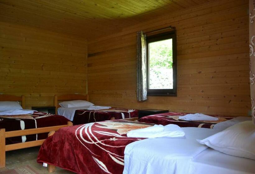 غرفة كلاسيكية رباعية, Thethi Paradise Hotel & Restaurant