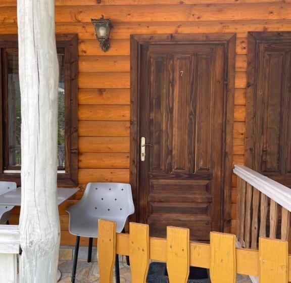 غرفة قياسية مزوَّدة بشُرفة, Thethi Paradise Hotel & Restaurant