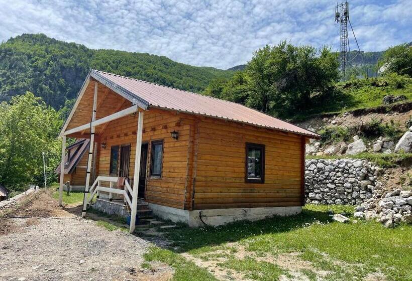 غرفة كلاسيكية رباعية, Thethi Paradise Hotel & Restaurant