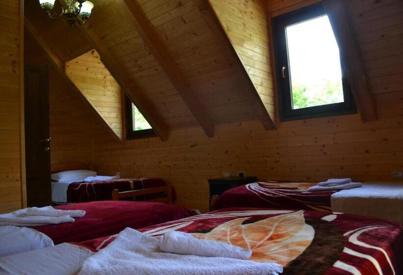 غرفة كلاسيكية رباعية, Thethi Paradise Hotel & Restaurant