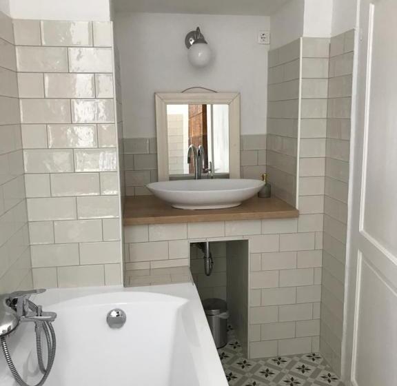 Семейный Номер Deluxe, Fügekert   Bed&wine