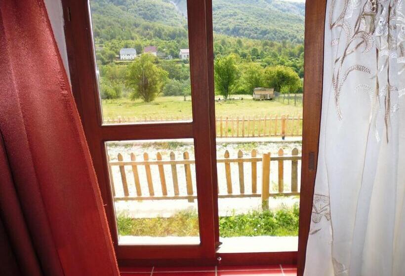 Семейный Номер, Kulla E Sadri Lukes